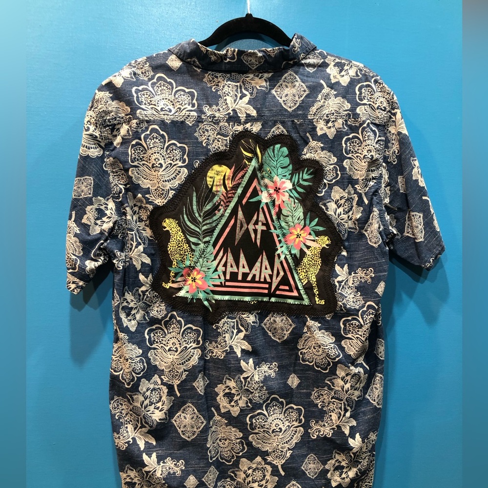 Handmade shacket DEF LEPPARD men XL upcycled wearable art PTP 23”